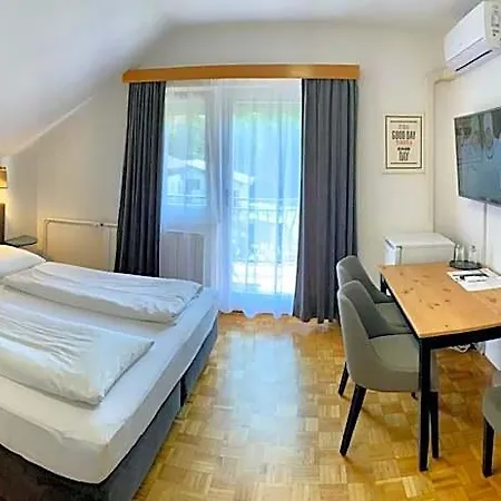 Maj 3* Prosenjakovci